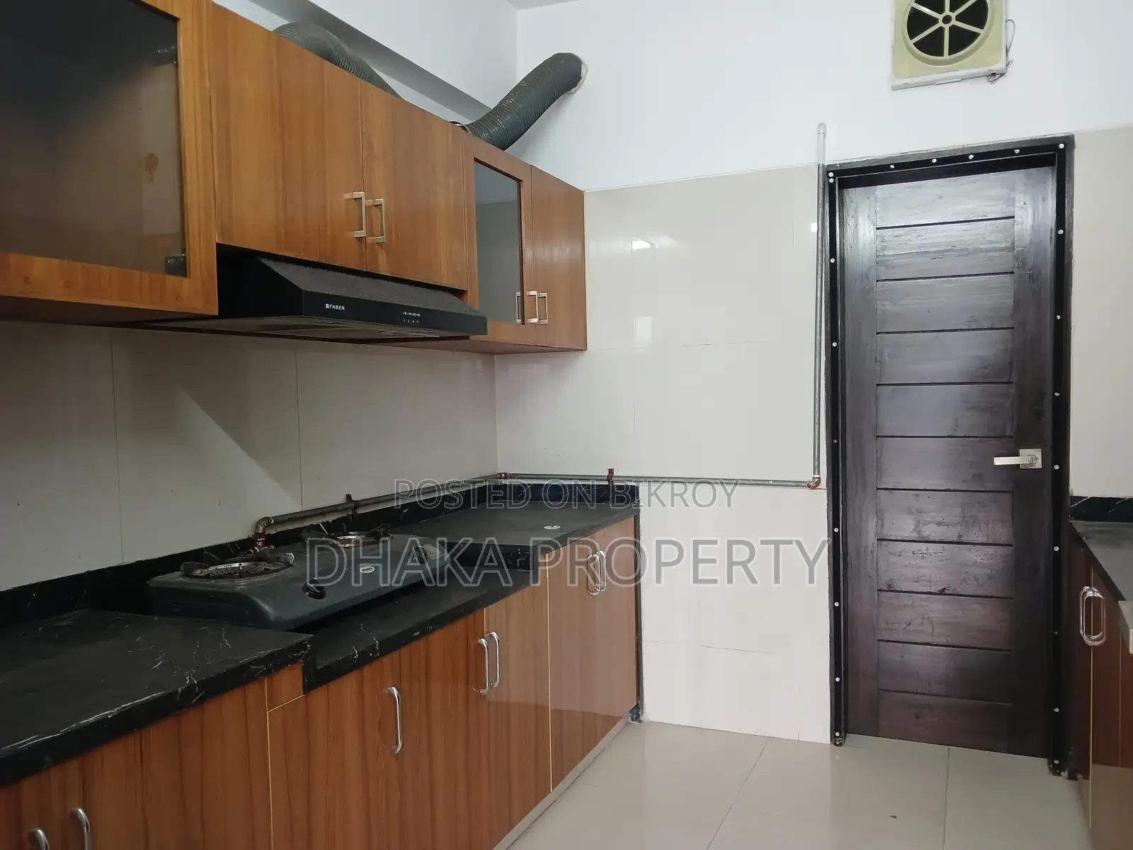 3Bedroom Sun Lighting Apt.Office come Residents possible-2300sft