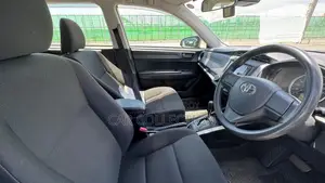 Toyota Fielder Ex 2020