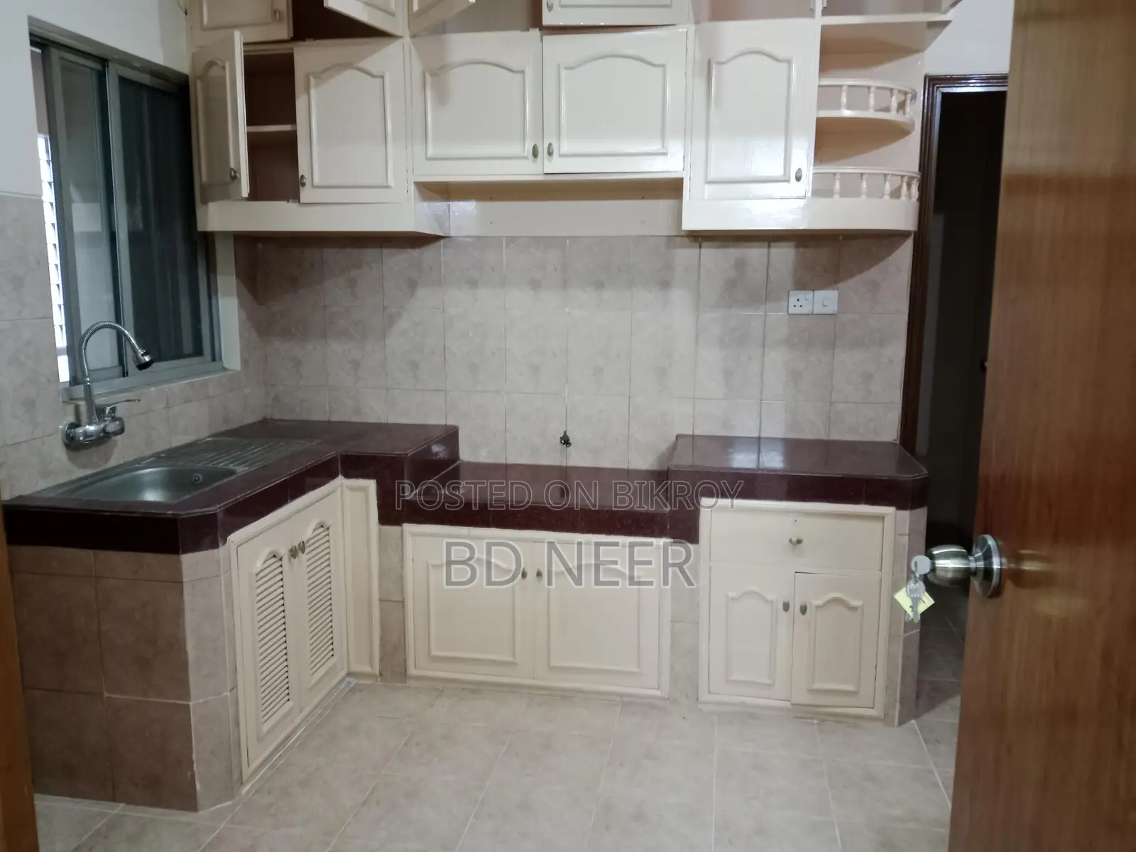 Well semi furnish 4 Bed room apt available in Gulshan 2