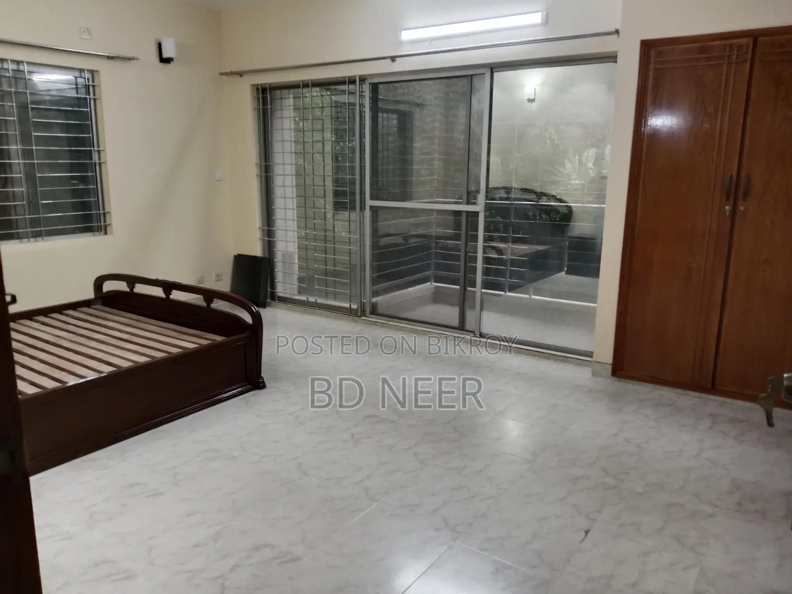 Well semi furnish 4 Bed room apt available in Gulshan 2