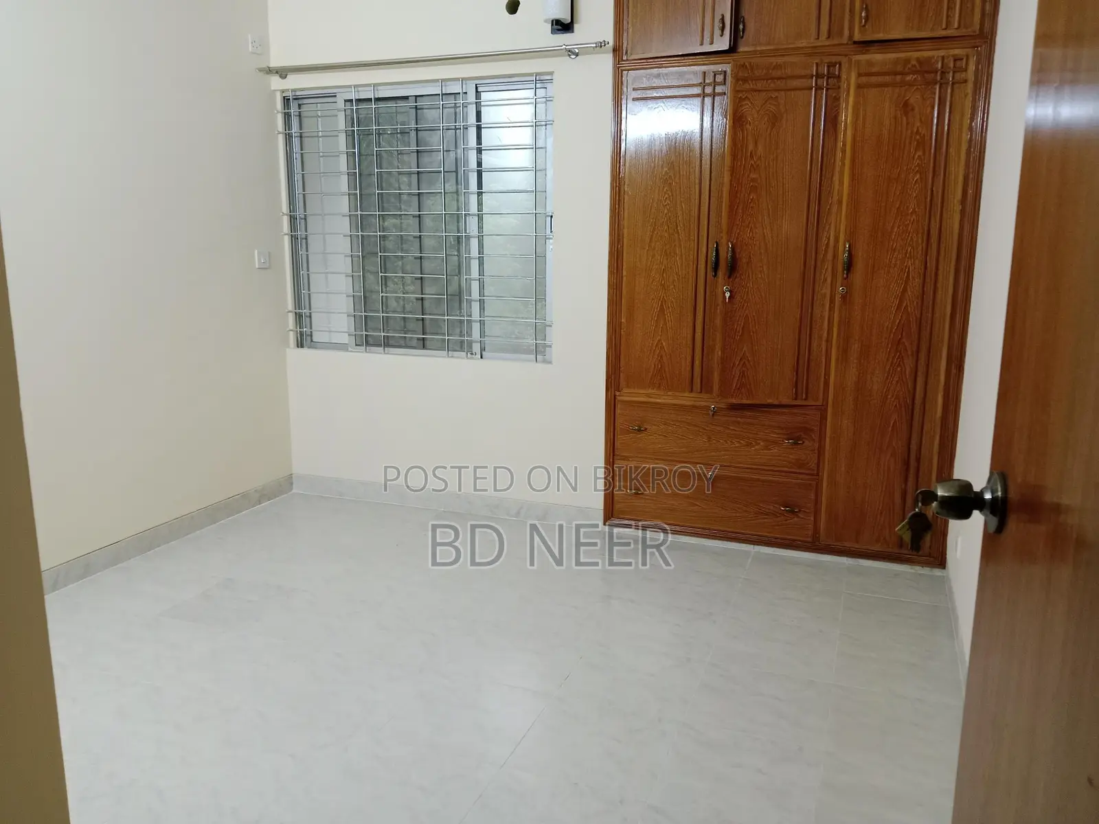 Well semi furnish 4 Bed room apt available in Gulshan 2