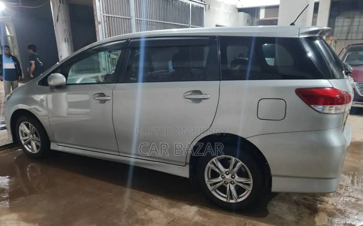 Toyota Wish 7-Seater Sunroof S 2010