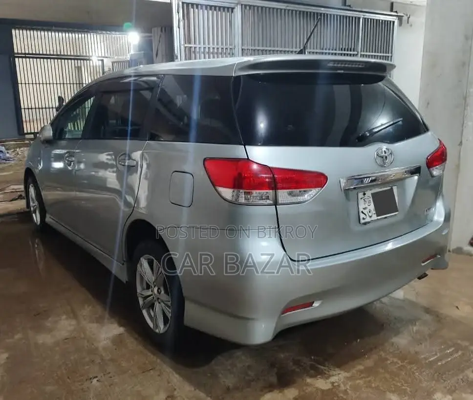 Toyota Wish 7-Seater Sunroof S 2010
