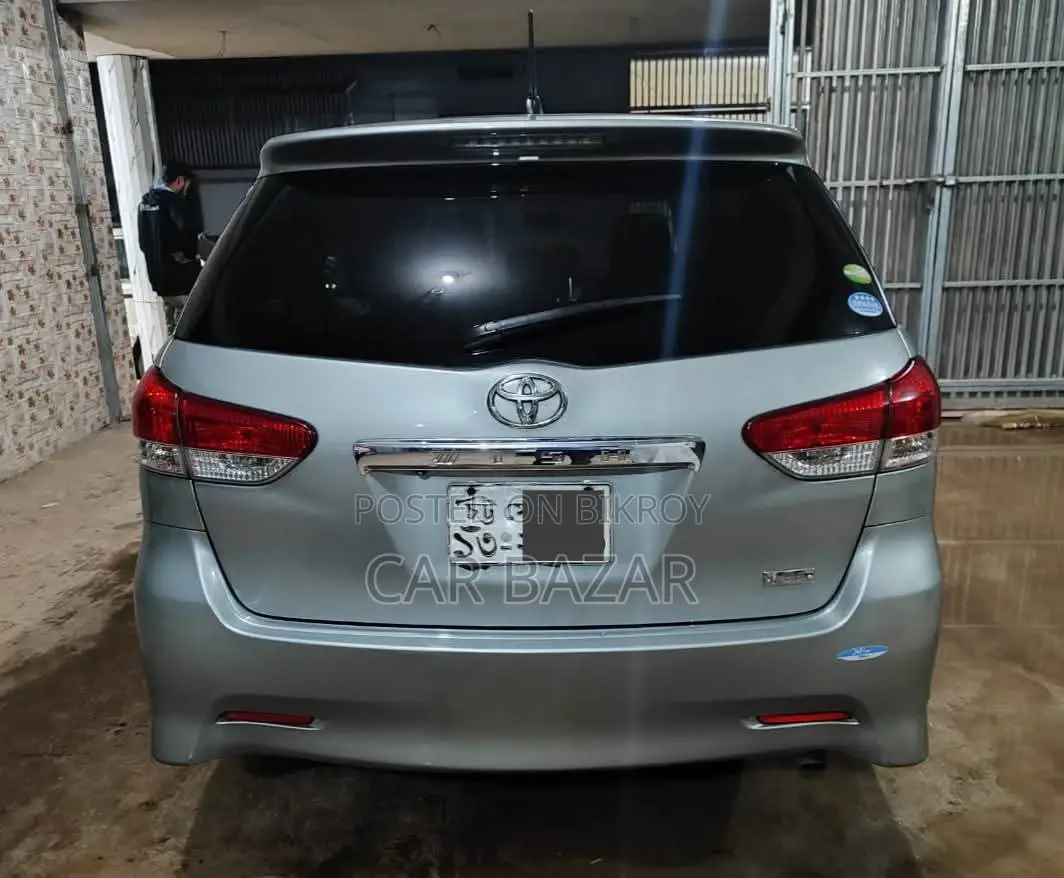 Toyota Wish 7-Seater Sunroof S 2010