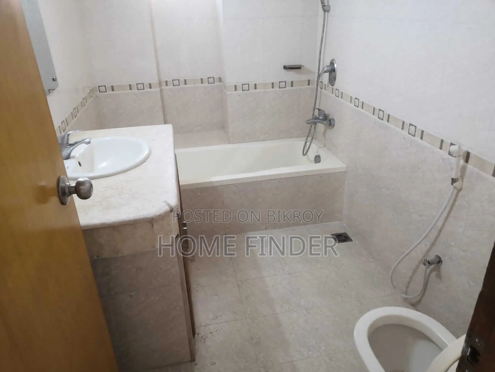 Unfurnished 3Bed-2700 Sft Apt: Rent @ Gulshan -1