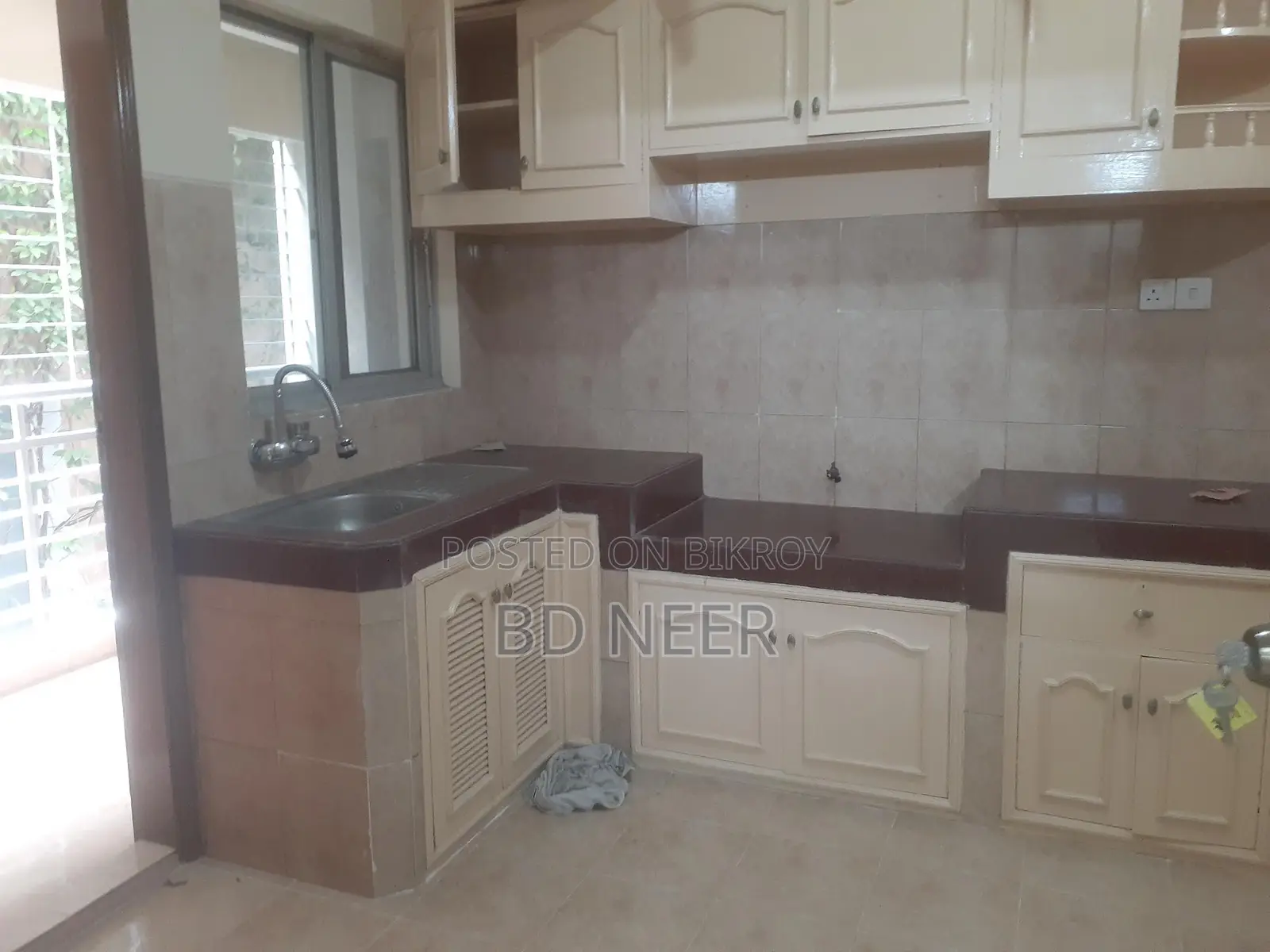 Un Furnished 3 Bedroom Flat Rent in Gulshan-2