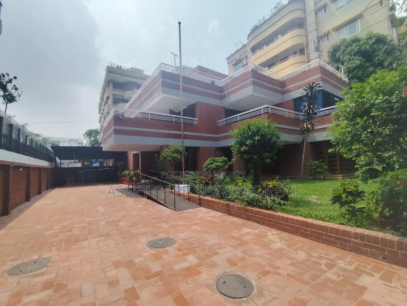 গুলশান নর্থ-এ এক্সক্লুসিভ ইন্ডিপেন্ডেন্ট হাউস ভাড়া