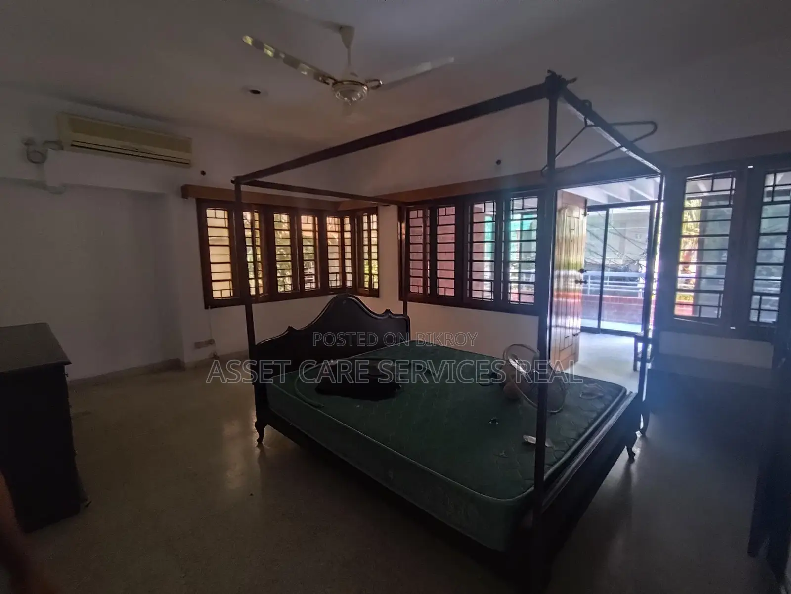 গুলশান নর্থ-এ এক্সক্লুসিভ ইন্ডিপেন্ডেন্ট হাউস ভাড়া