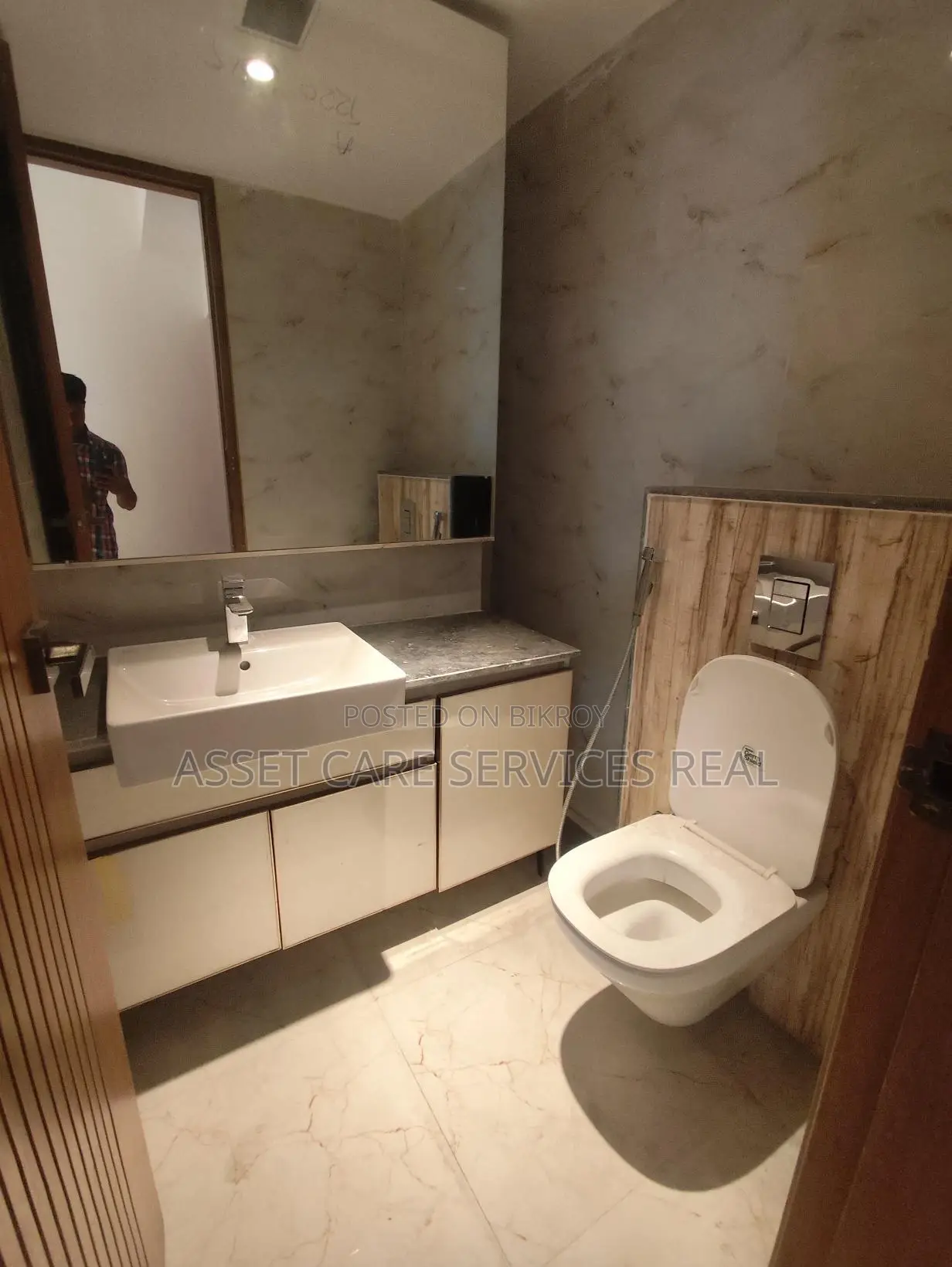 Brand New Semi-Furnished Luxurious 3-Bed Apartment Rent In Gulshan