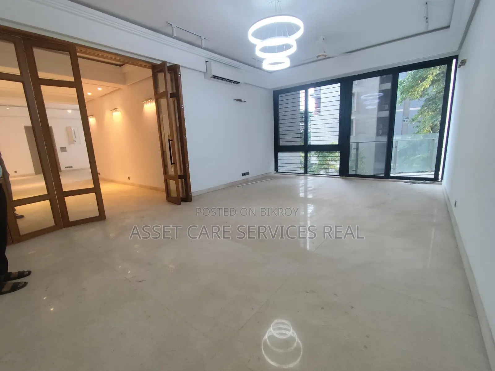 Brand New Semi-Furnished Luxurious 3-Bed Apartment Rent In Gulshan