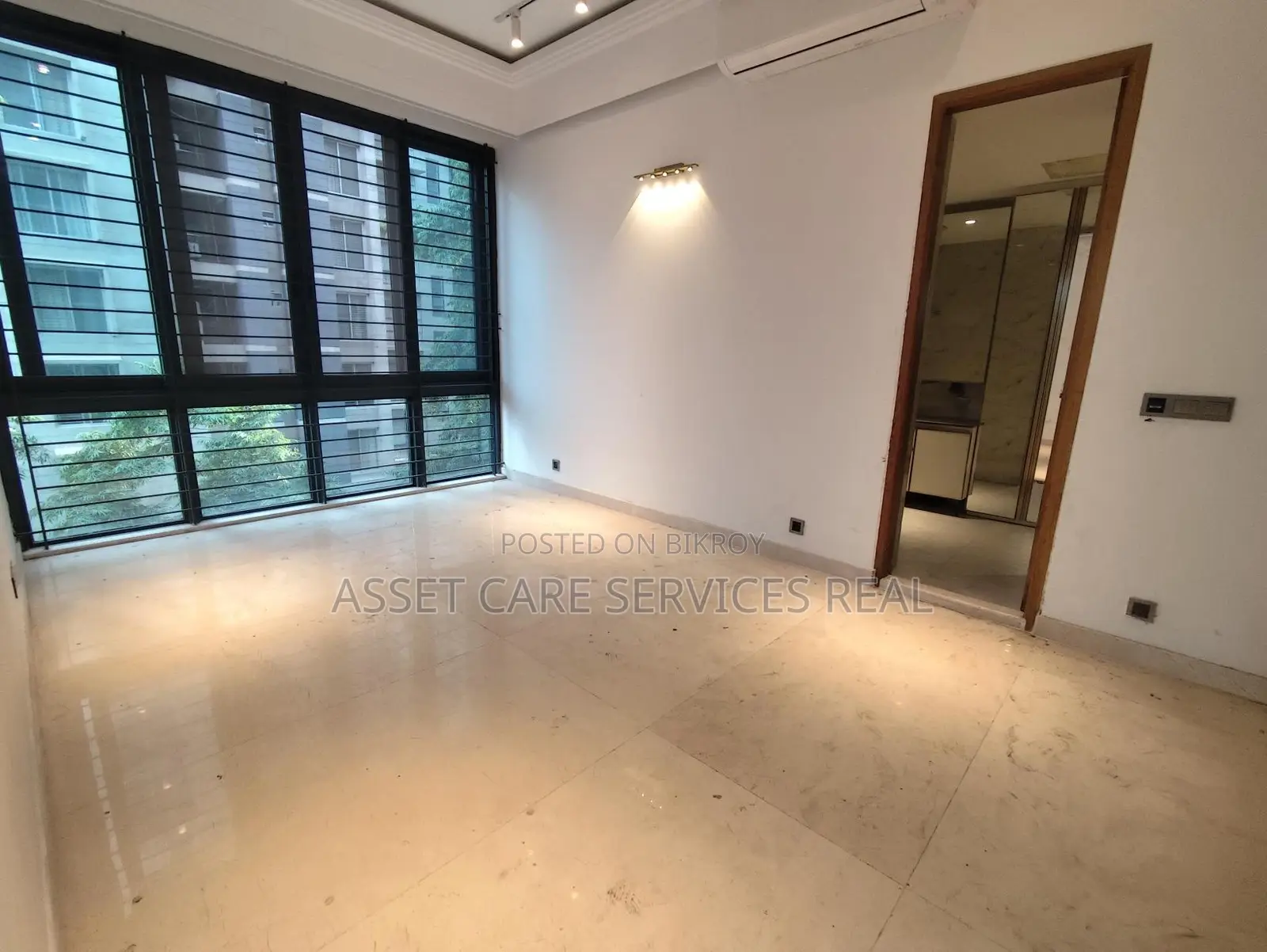 Brand New Semi-Furnished Luxurious 3-Bed Apartment Rent In Gulshan