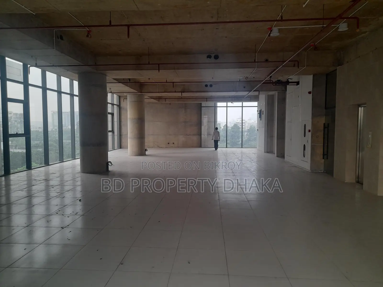17000 Sqft Open Modern Commercial Space for Rent in Gulshan Avenue