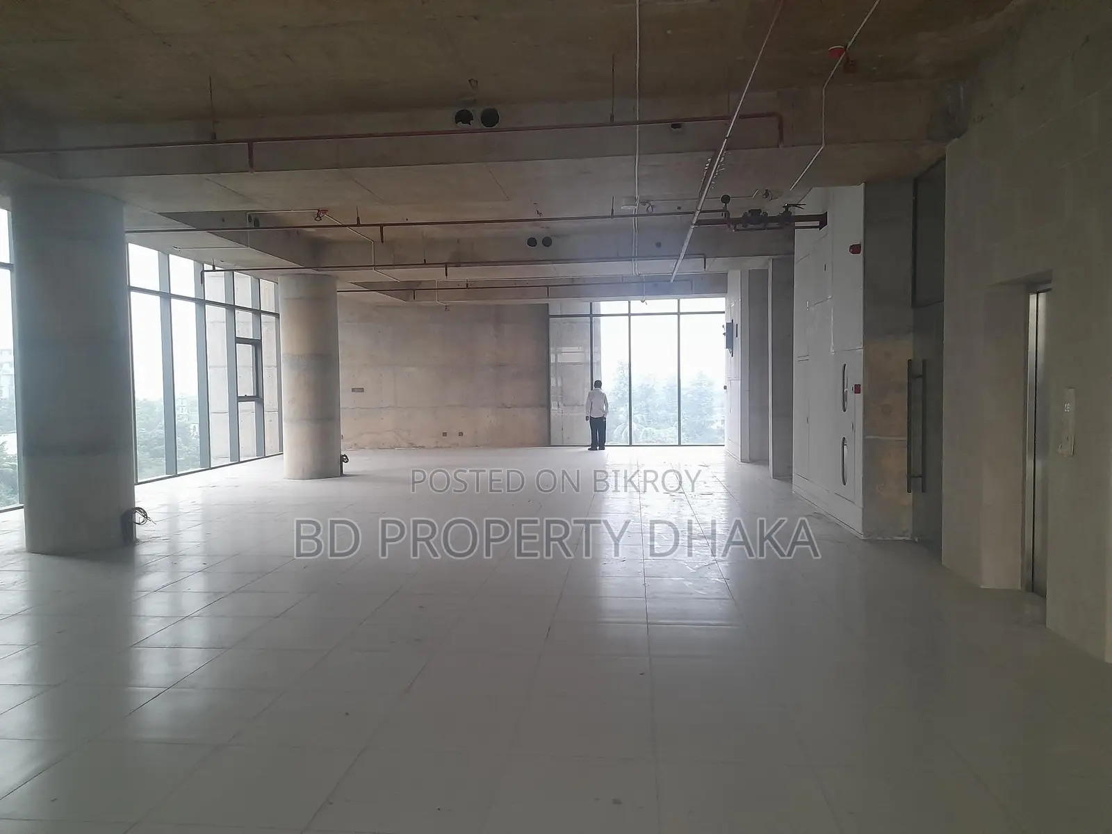 17000 Sqft Open Modern Commercial Space for Rent in Gulshan Avenue