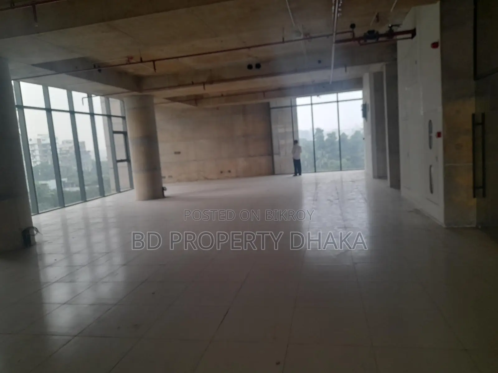 17000 Sqft Open Modern Commercial Space for Rent in Gulshan Avenue