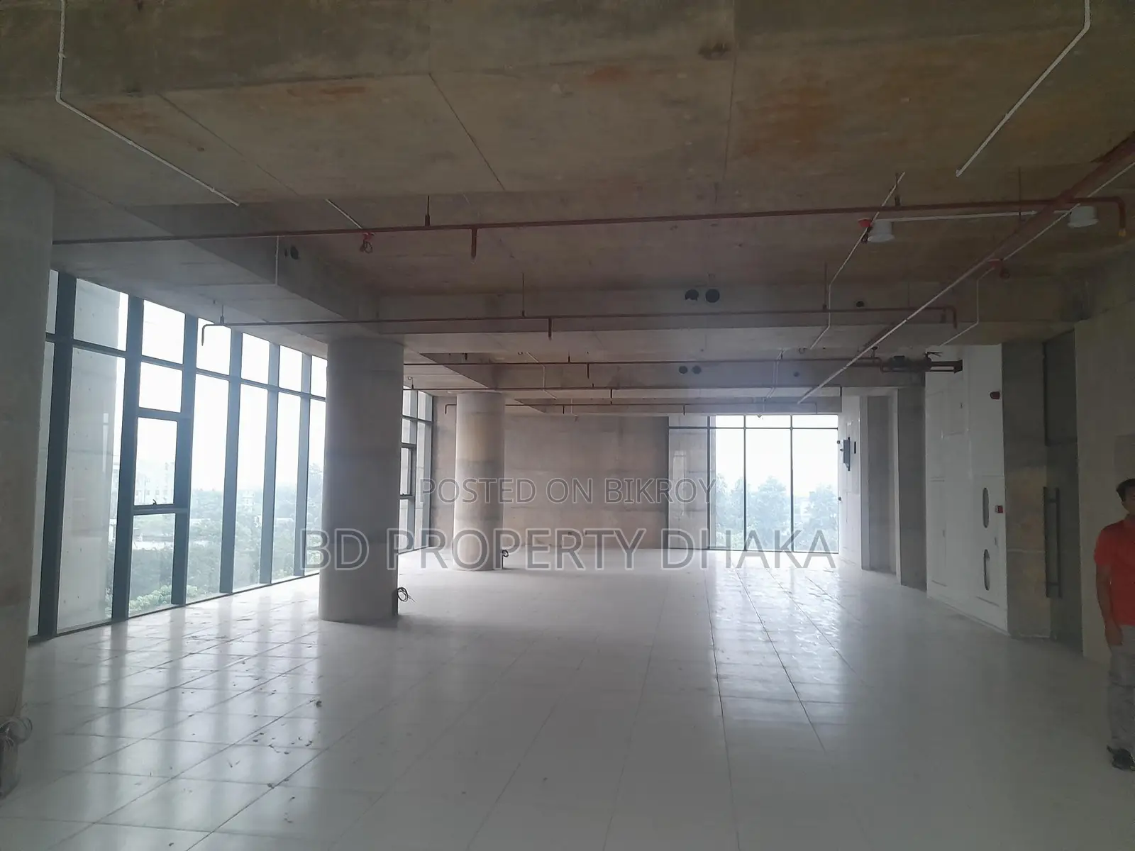 17000 Sqft Open Modern Commercial Space for Rent in Gulshan Avenue