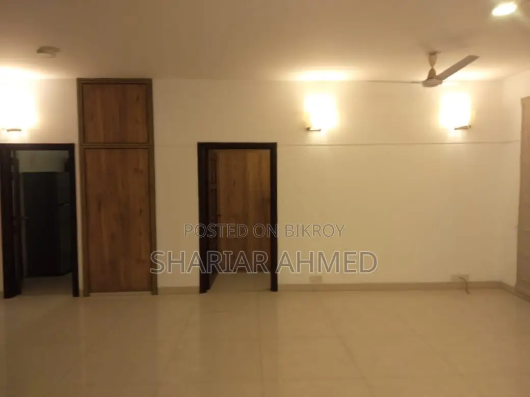 গুলশানে ২৩৭০ বর্গফুটের ৩ বেডরুমের আন-ফার্নিশড অ্যাপার্টমেন্ট ভাড়া হবে