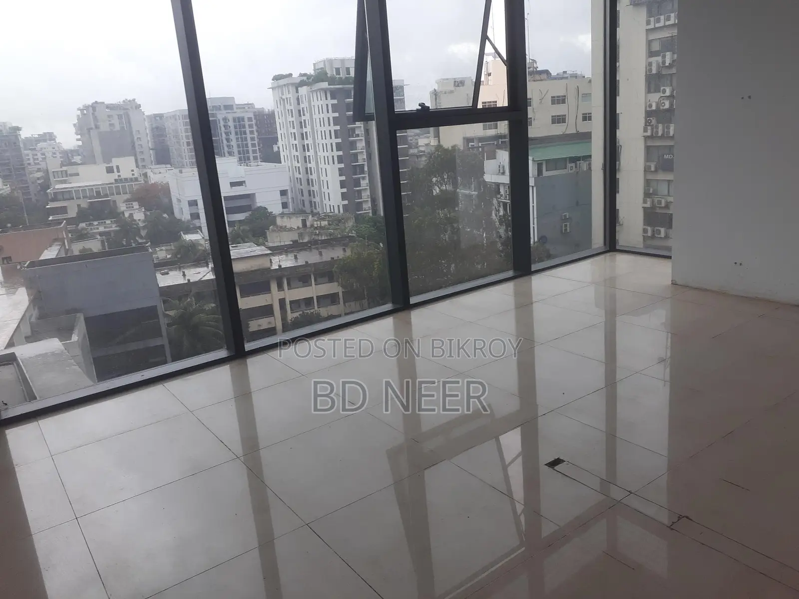 গুলশান-২ এ ১৫০০ বর্গফুটের সম্পূর্ণ বাণিজ্যিক ওপেন স্পেস ভাড়া