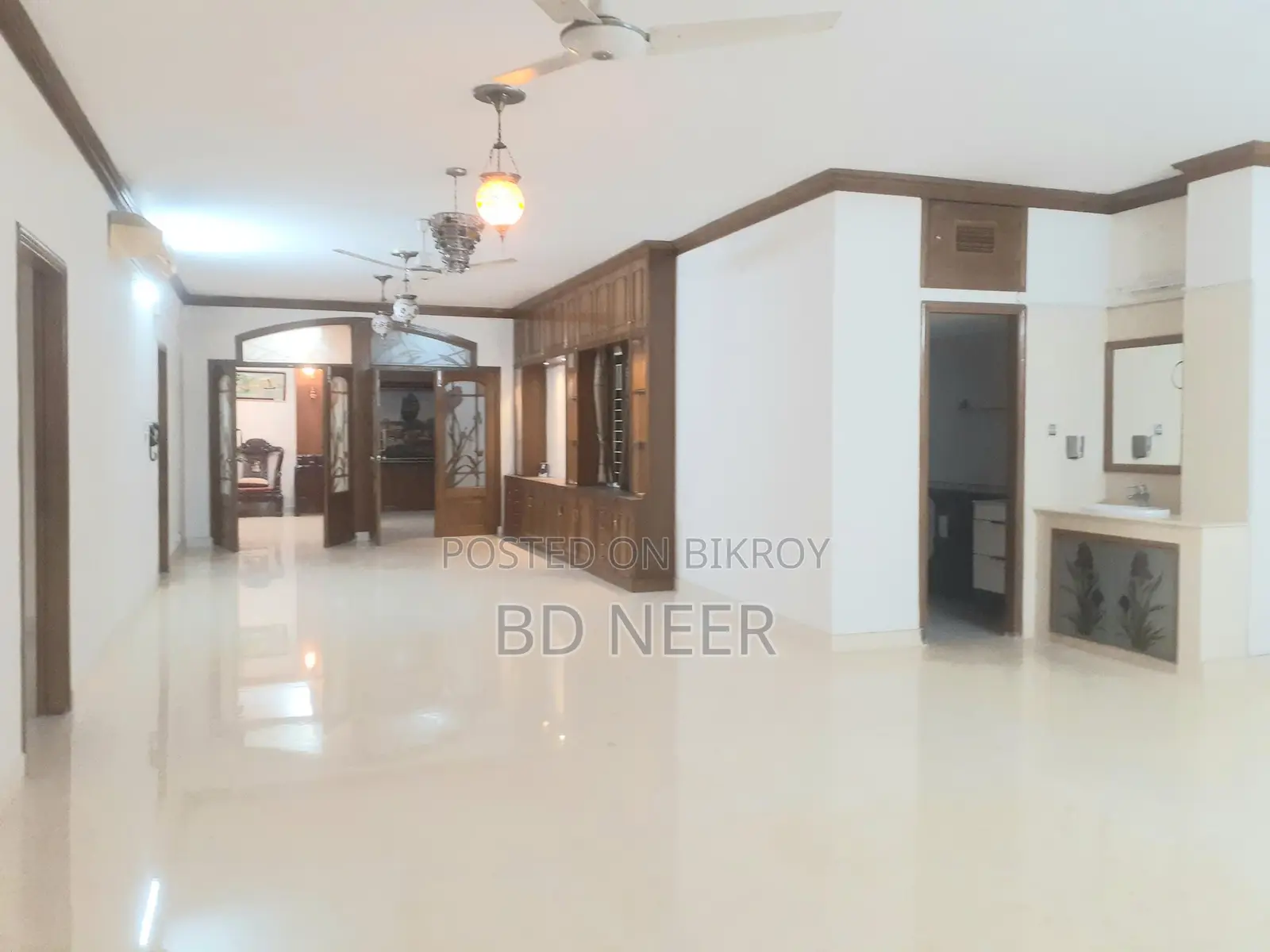 4-Bedroom Semi-Furnished Flat Rent at Gulshan-1