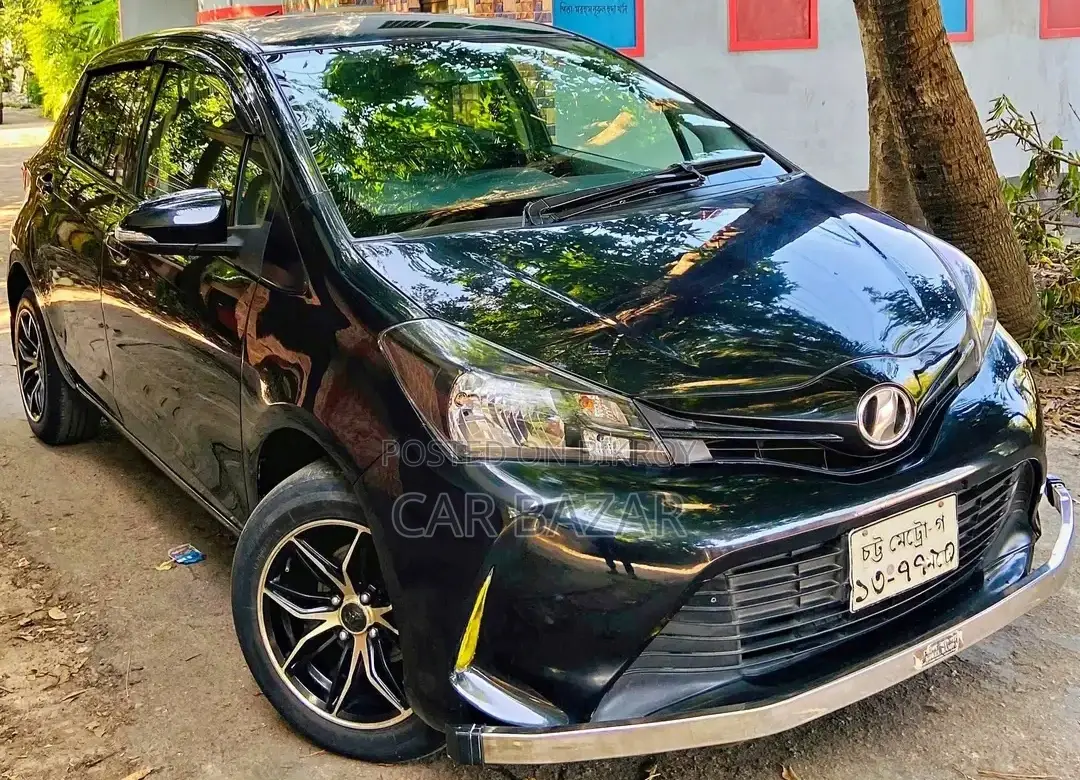 Toyota Vitz JEWELA PUSH 2012