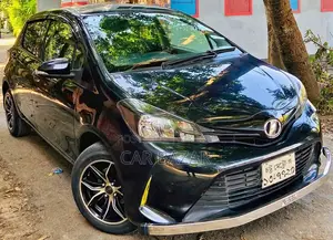 Toyota Vitz JEWELA PUSH 2012
