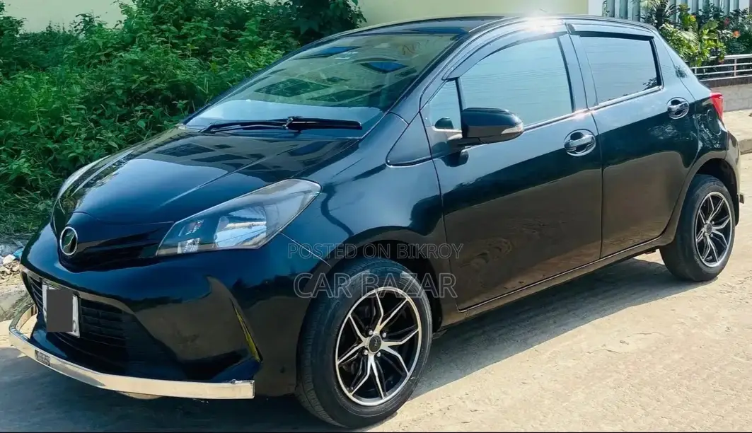 Toyota Vitz JEWELA PUSH 2012
