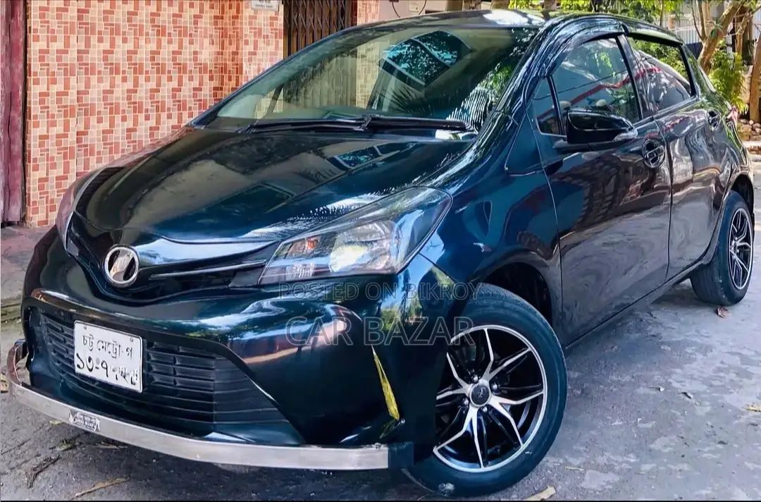 Toyota Vitz JEWELA PUSH 2012