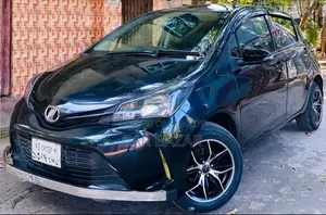 Toyota Vitz JEWELA PUSH 2012