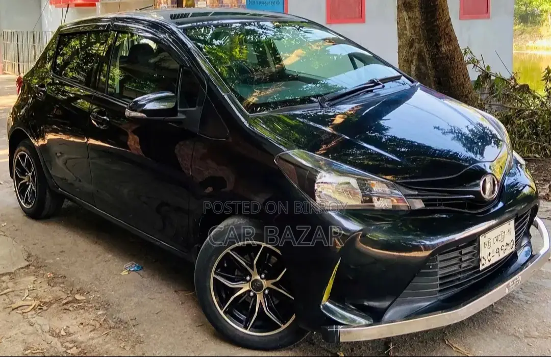 Toyota Vitz JEWELA PUSH 2012