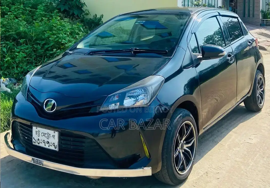 Toyota Vitz JEWELA PUSH 2012