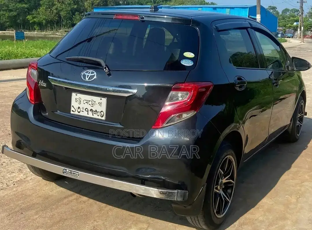 Toyota Vitz JEWELA PUSH 2012