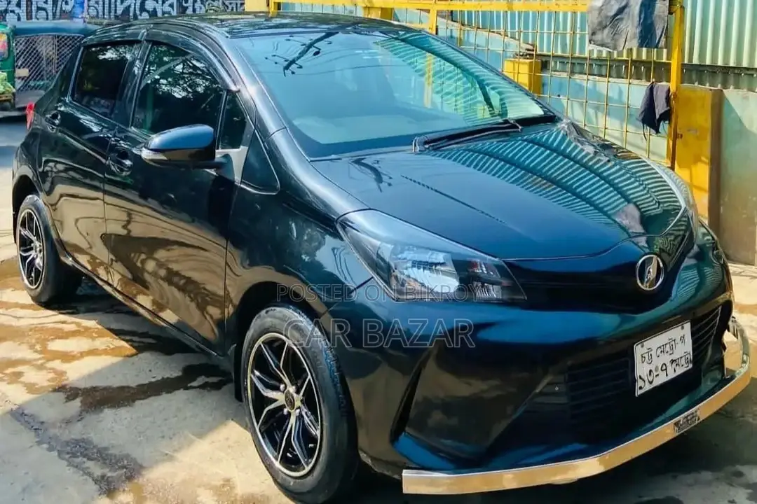 Toyota Vitz JEWELA PUSH 2012