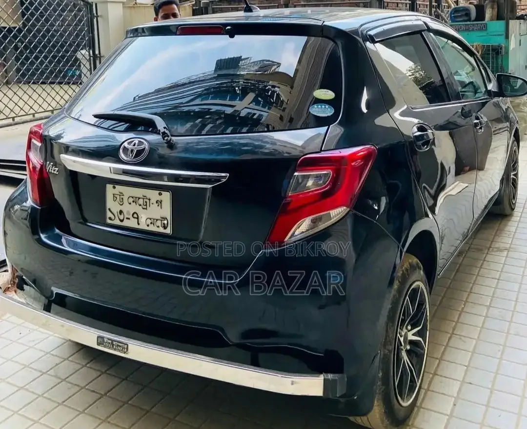 Toyota Vitz JEWELA PUSH 2012