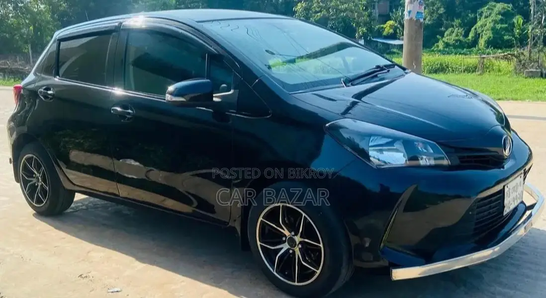 Toyota Vitz JEWELA PUSH 2012