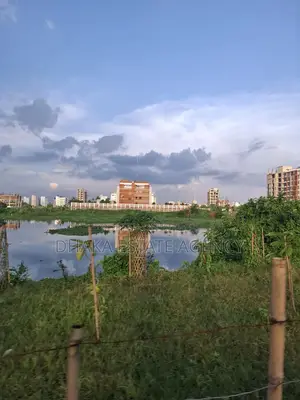 60×30 CORNER DIRECT LAKE FACING PLOT