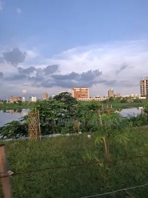 60×30 CORNER DIRECT LAKE FACING PLOT