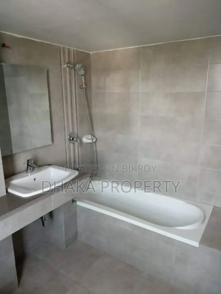 Commercial 3000-Sqft Open Space For Rent@ Gulshan Avenue