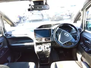 Toyota Esquire GI PREMIUM HYBRID 2020