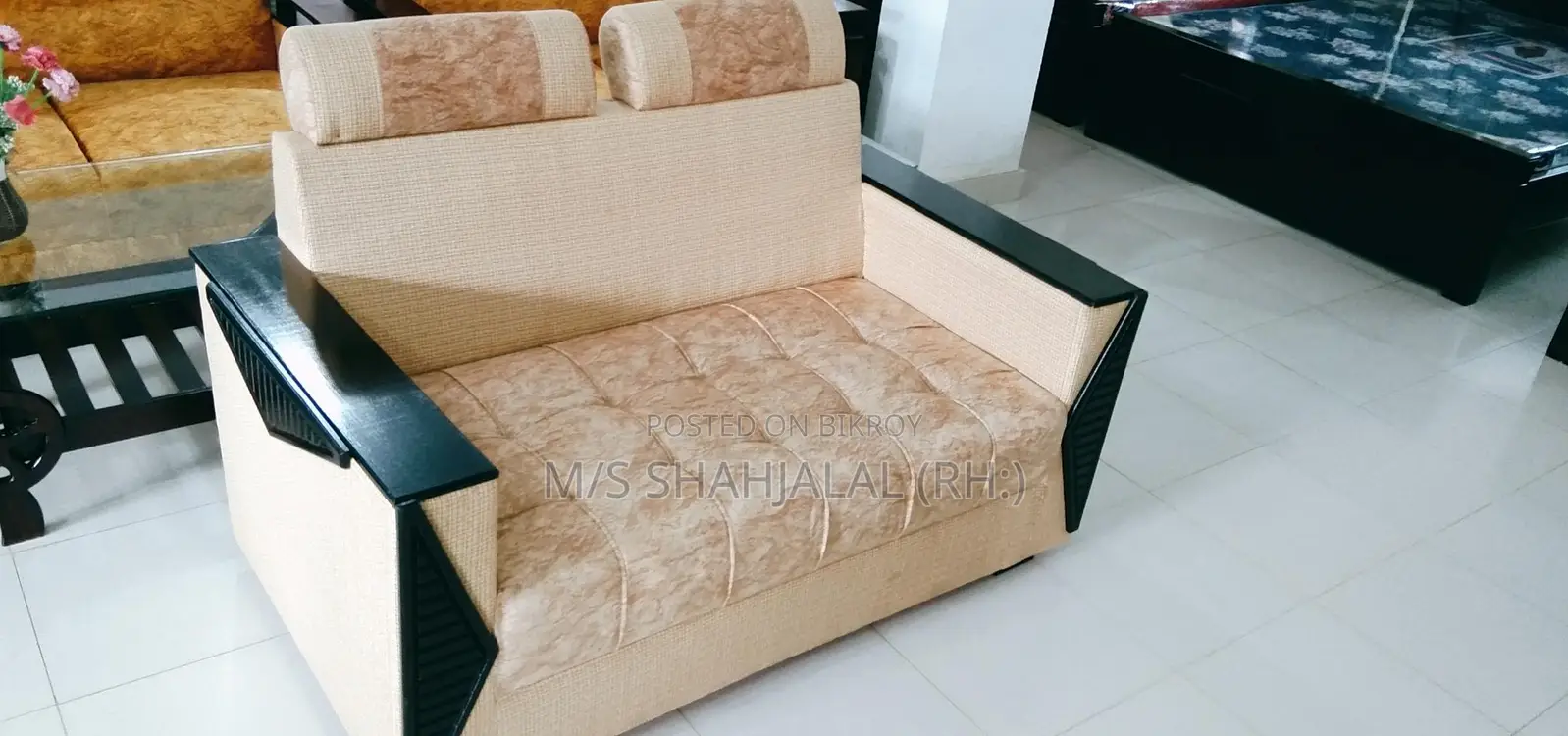 সোফা সেট ভি কাট মডেল