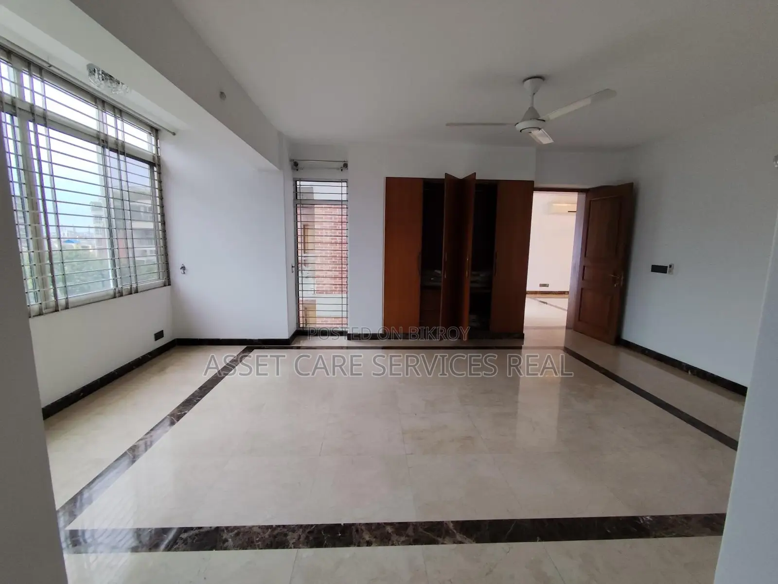 গুলশান-২ এ ৬৫০০ বর্গফুটের ৪ বেডরুমের সেমি-ফার্নিশড বড় অ্যাপার্টমেন্ট ভাড়া