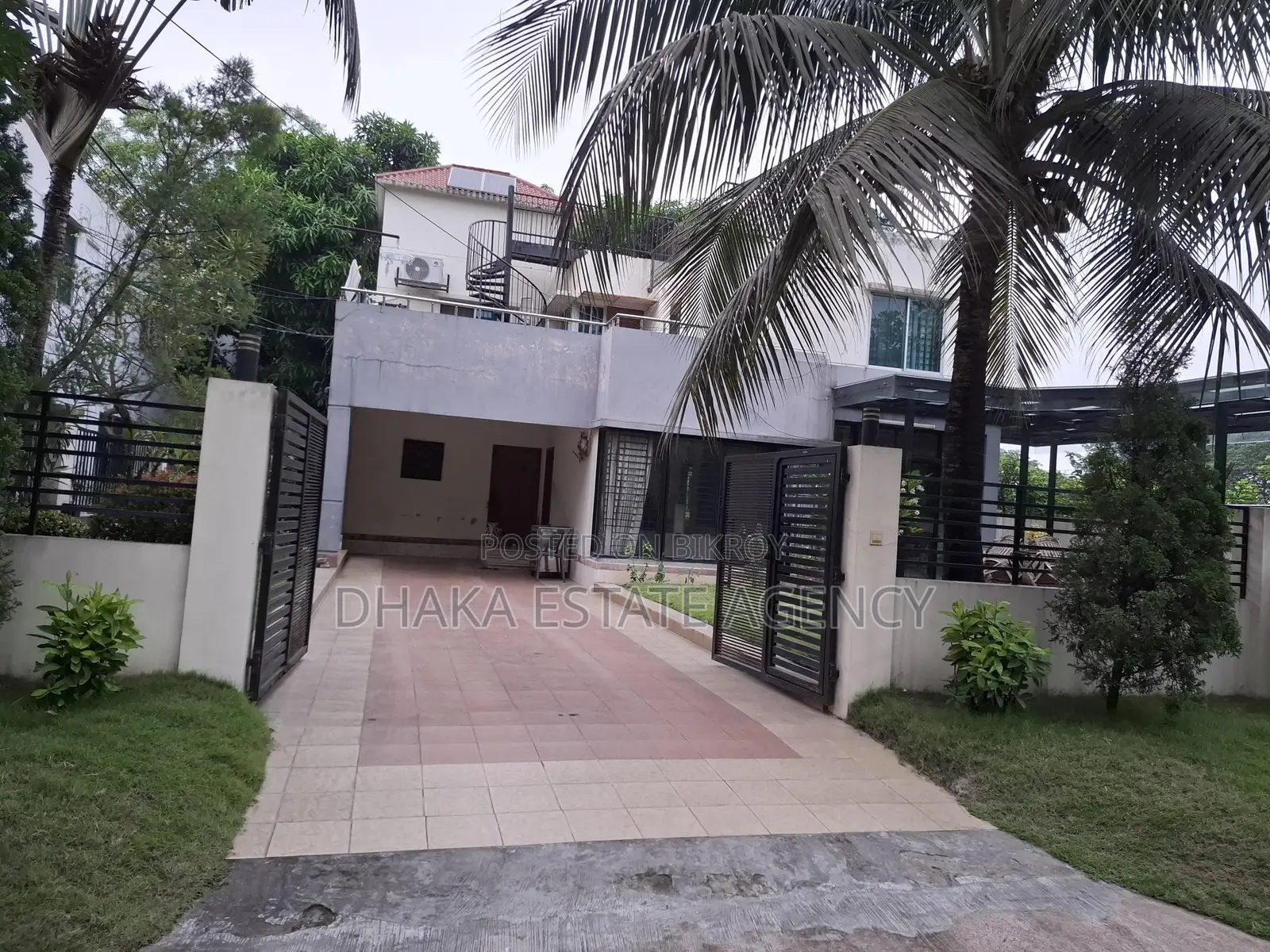 TRIPLEX HOUSE FOR SALE IN NIKUNJO 1