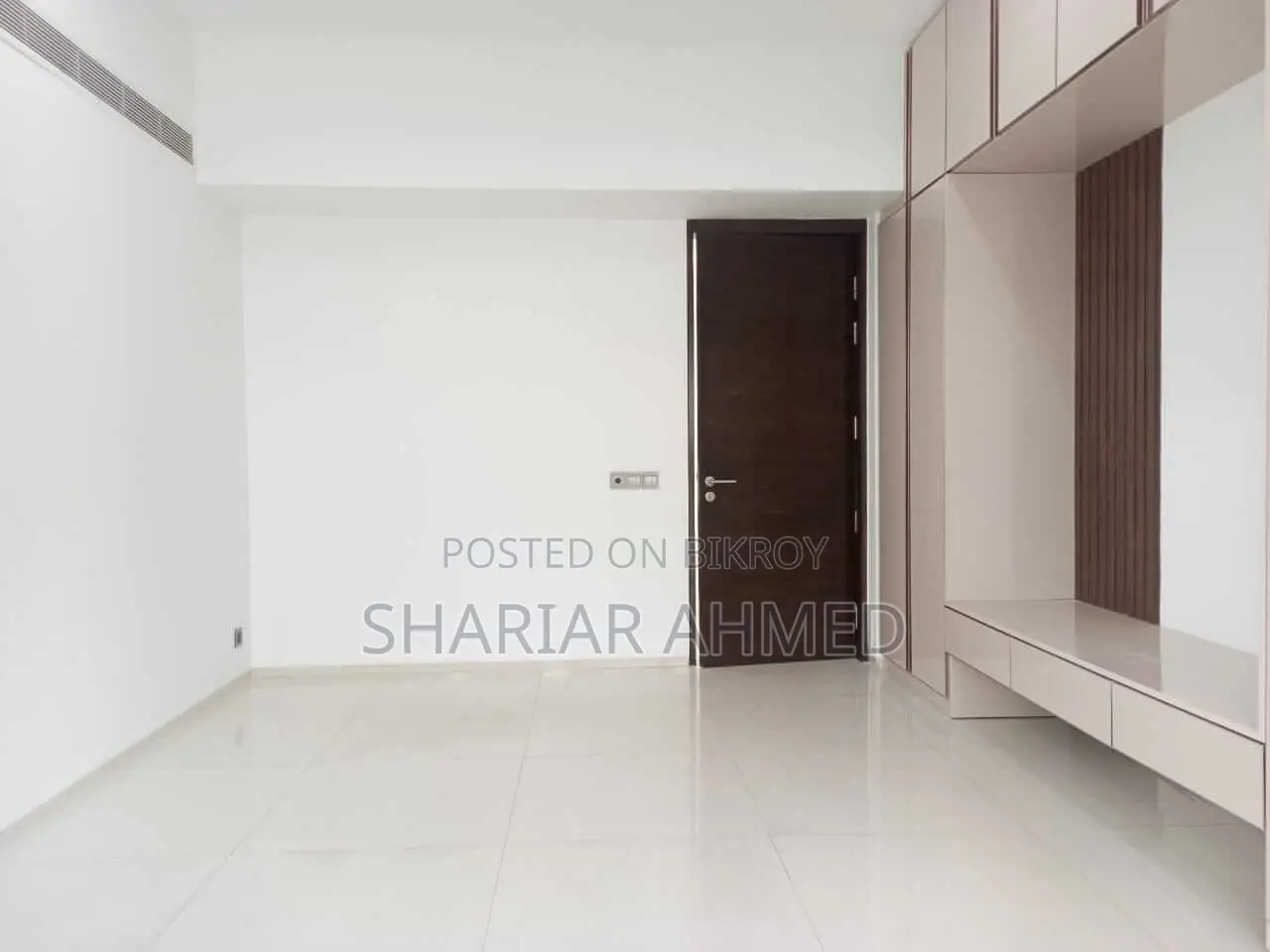 Exclusive (Gym & Pool) Semi-Furnished Ready Flat for Rent in Gulshan