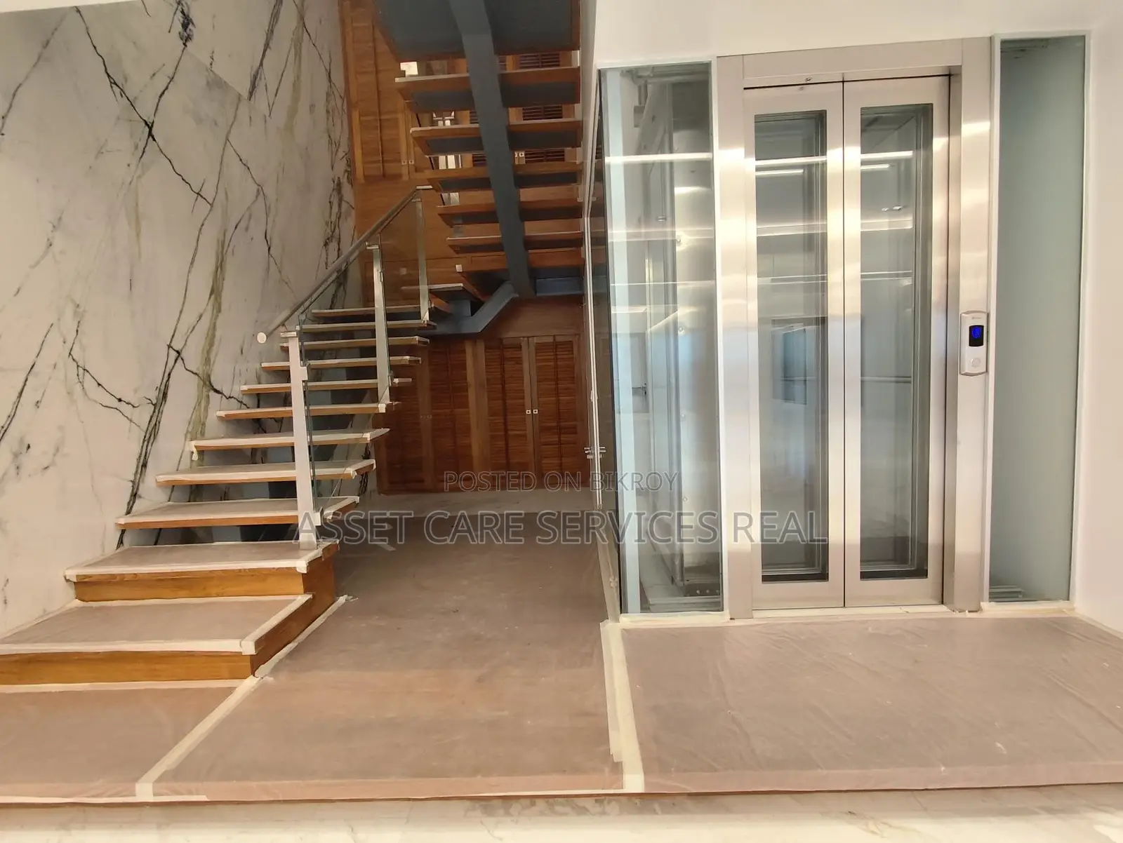 North Gulshan 5-Bedroom Luxurious Duplex Apartment with Gym & Pool Facilities for Rent