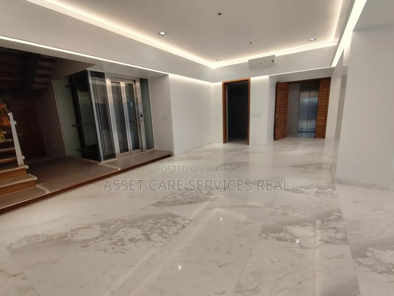North Gulshan 5-Bedroom Luxurious Duplex Apartment with Gym & Pool Facilities for Rent
