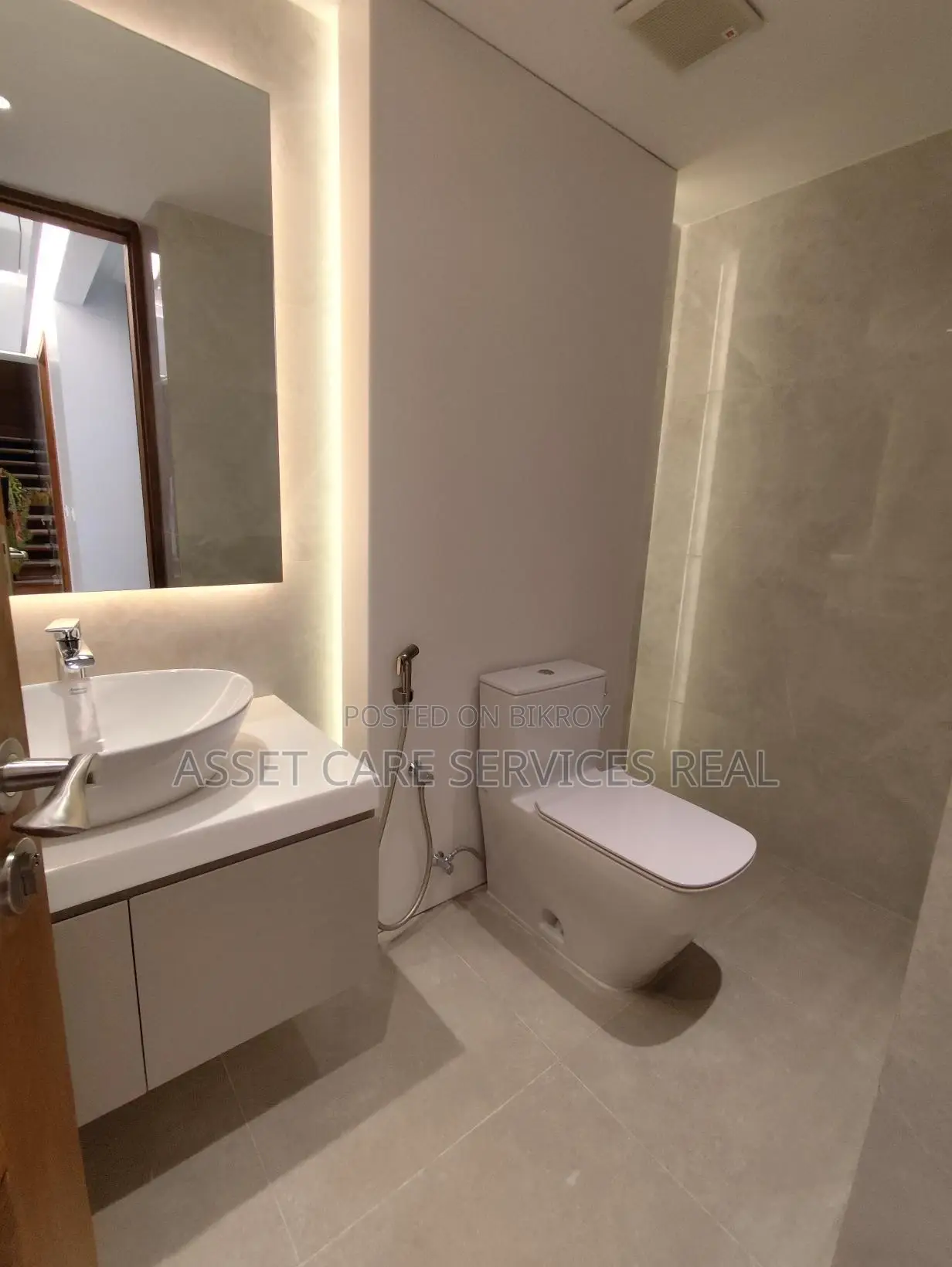 North Gulshan 5-Bedroom Luxurious Duplex Apartment with Gym & Pool Facilities for Rent