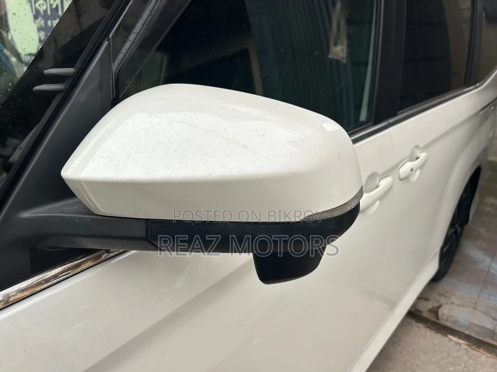 Toyota Noah SZ PKG PEARL / 2022
