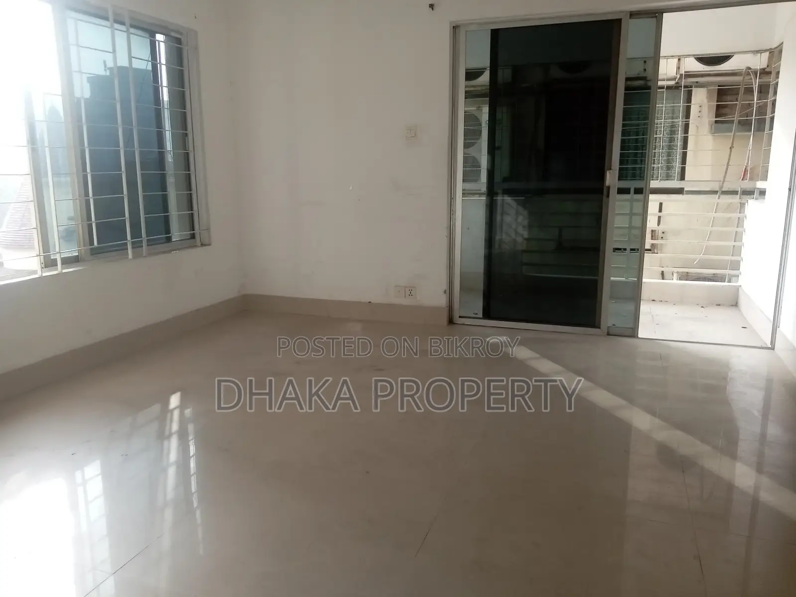 Un-Furnished 4 Beds (3300-Sqft) Apartment Rent in Gulshan -2