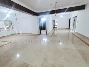 Gulshan-2 Nearby Circle 4000-Sqft Beautiful Office Space Rent