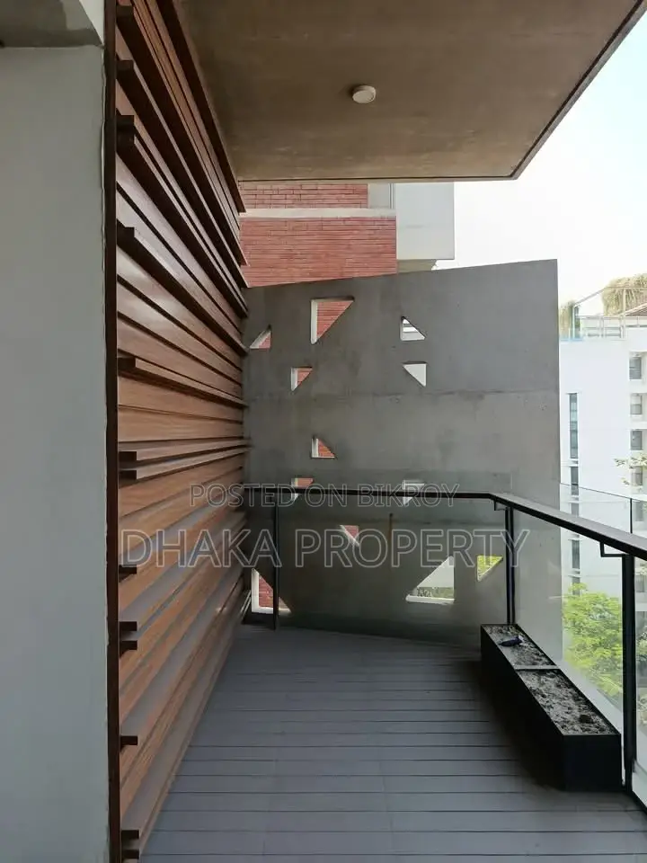 Swimming Pool & Gym Facilities Luxury Apartment Rent in Baridhara