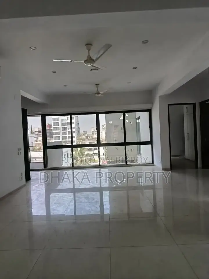 Swimming Pool & Gym Facilities Luxury Apartment Rent in Baridhara