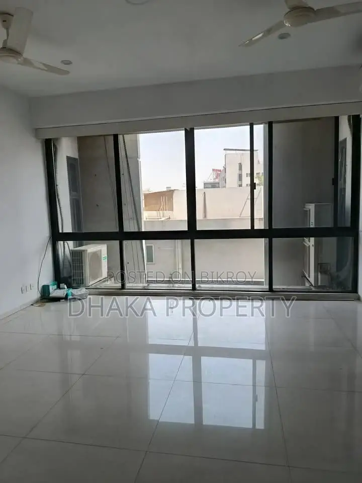 Swimming Pool & Gym Facilities Luxury Apartment Rent in Baridhara